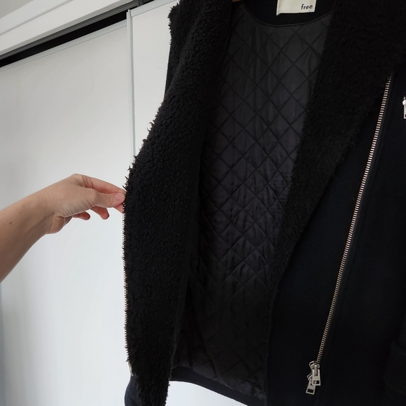 Aritzia Wool Coat - Picture 7 of 8